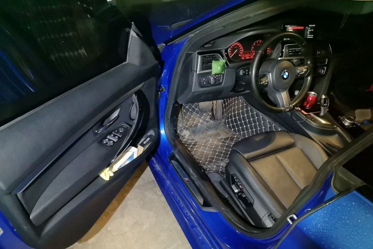 Used BMW 3 Series GT 2019 320i Sport Edition Driver Seat