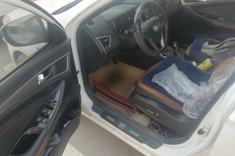 Used Changan Eado New Energy 2018 1.0T PHEV Navigation Model
