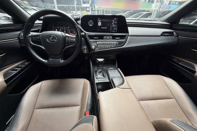 Used Lexus ES 2021 200 Excellence Edition
