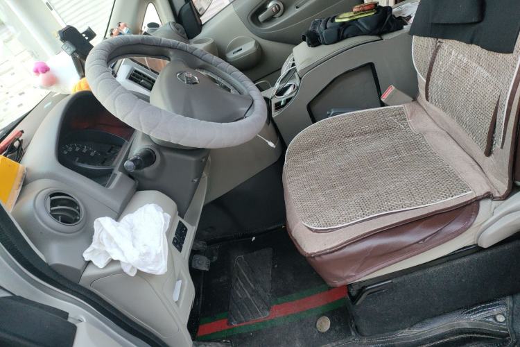 Used Nissan NV200 2016 Revised Version 1.6L CVT Deluxe Edition Left Front Seat