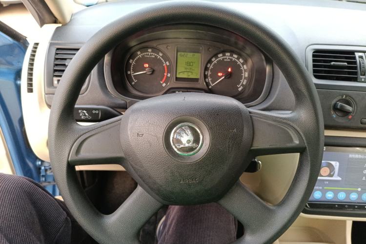 Used Skoda Fabia 2014 1.4L Automatic Crystal Edition
