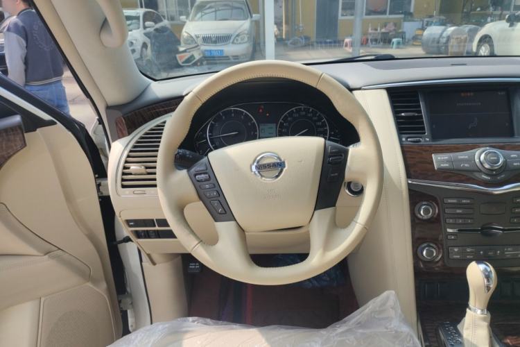 Used Nissan Patrol 2019 Y62 4.0L SE OPT with 18-inch Wheels – Middle East Steering Wheel