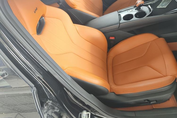 Used CHANGAN UNI-V 2025 Model Third-Generation 2.0T Dynamic Edition
