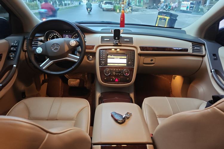 Used Mercedes-Benz R-Class 2011 R 350 L 4MATIC
