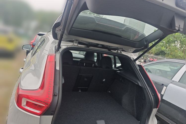 Used Volvo XC40 2024 B3 Zhiyuan Luxury Edition
