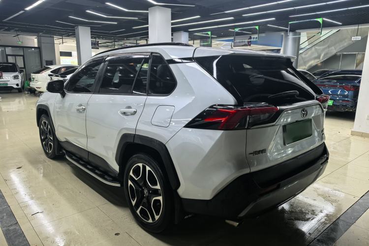 Used Toyota RAV4 2021 2.0L CVT Four-Wheel Drive Premium Edition Exterior 2