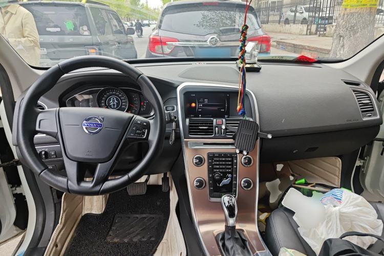 Used Volvo XC60 2017 T5 Smart Upgrade Edition Center Console