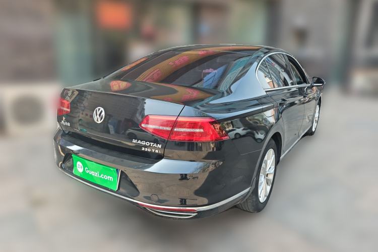 Used Volkswagen Magotan 2018 330TSI DSG Luxury Model Rear Right 45 Deg