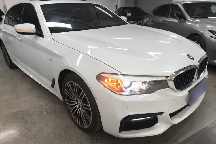 Used BMW 5 Series 2019 530Li Leading Model M Sport Package Front Right 45 Deg
