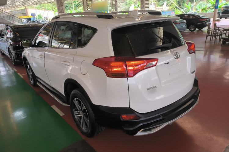 Used Toyota RAV4 2015 2.0L CVT Two-Wheel Drive Fashion Edition
