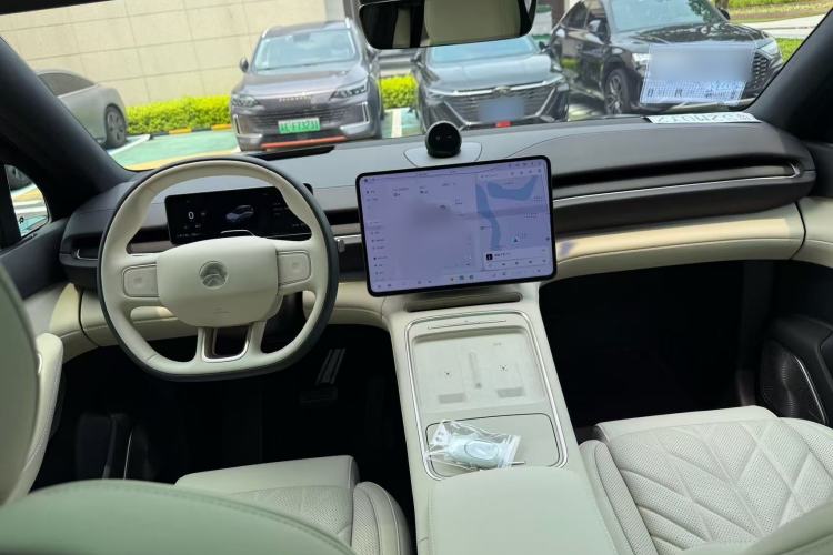 Used Nio ES6 2025 100 kWh Interior 1