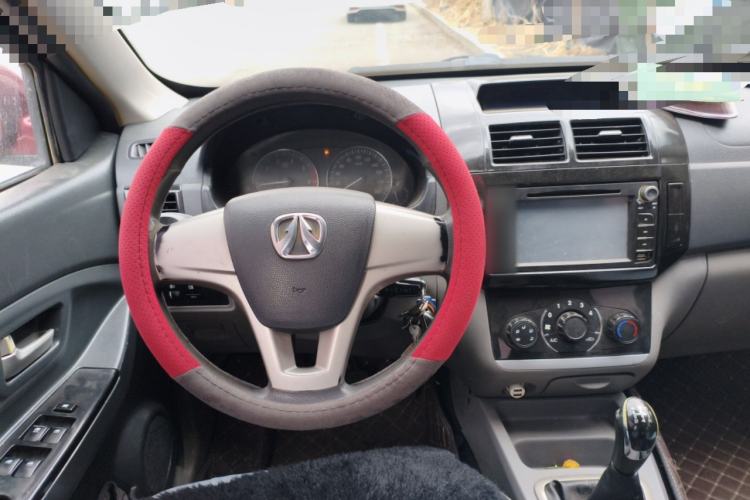 Used BAIC Weiwang M20 2014 1.5L practical type BJ415A Steering Wheel