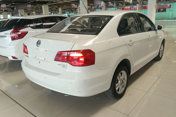 Used Volkswagen Jetta 2015 1.6L Automatic Fashion Model Rear Right 45 Deg