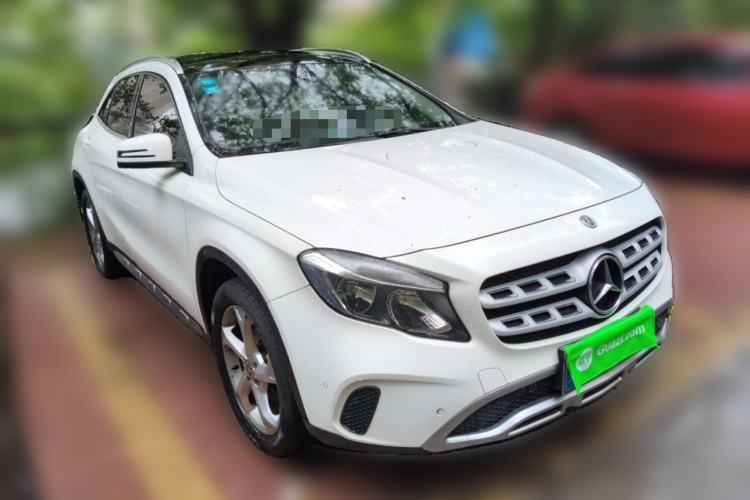 Used Mercedes-Benz GLA 2017 GLA 200 Sport Edition Front Right 45 Deg