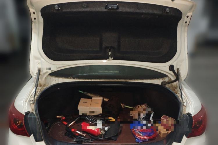 Used Infiniti Q50L 2015 2.0T Enjoyment Edition Trunk