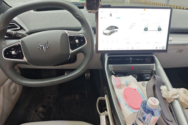 Used ARCFOX Alpha S5 2024 560MAX 185kW Center Console