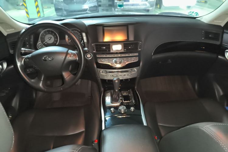 Used Infiniti Q70 2017 Q70L 2.5L Elite Edition Center Console