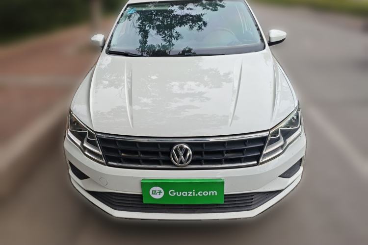 Used Volkswagen Jetta 2019 Dream Edition 1.4L Manual Fashion Version Front