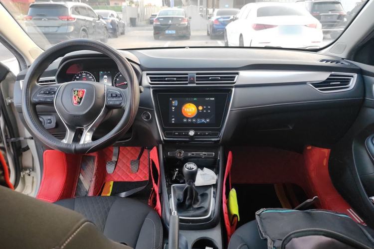 Used Roewe i5 2020 1.5L Manual 4G Connect Luxury Edition
