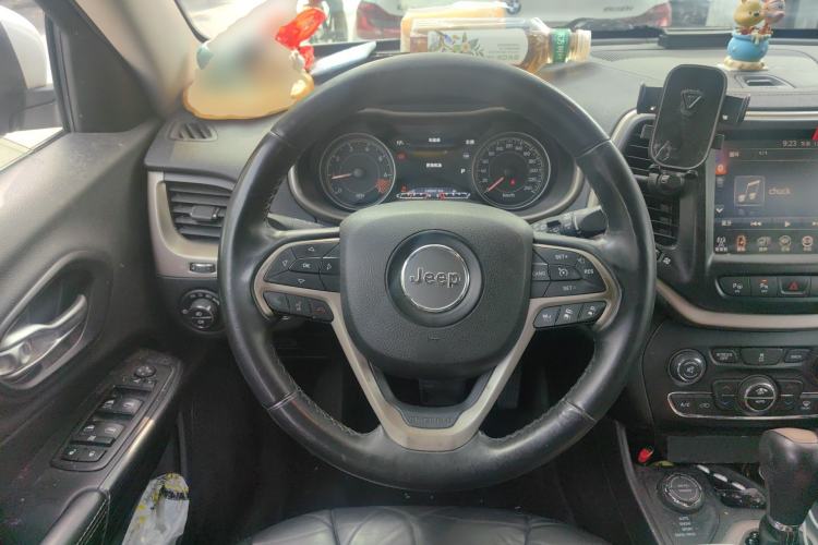 Used Jeep Cherokee 2014 2.4L Luxury Edition