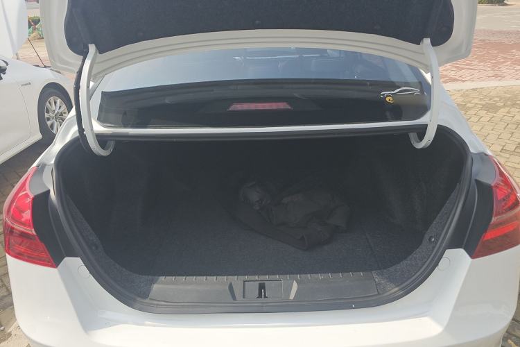 Used Geely Auto Emgrand 2019 Leading Edition 1.5L Manual Luxury Model China VI Standard