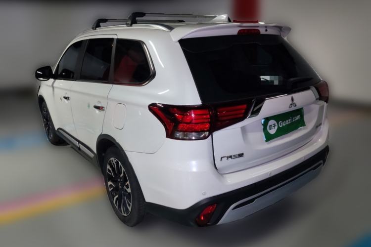 Used Mitsubishi Outlander 2020 2.4L 4x4 Zhi Xiang Edition 7-Seater
