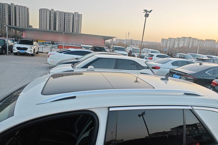 Used Volkswagen T-ROC 2025 300TSI DSG Two-Wheel Drive Chen Guang Edition Roof