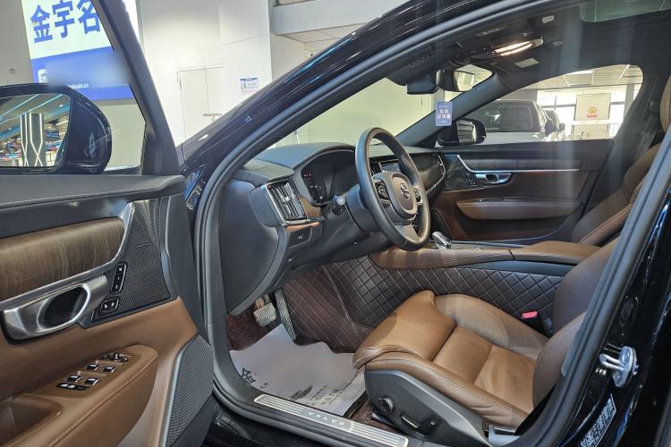 Used Volvo S90 2023 B5 Zhiyuan Luxury Edition
