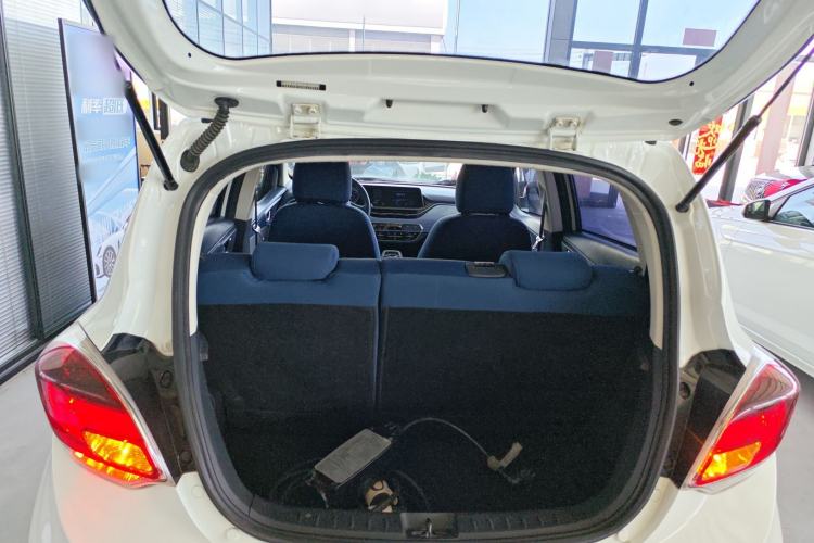 Used CHANGAN Benni E-Star 2022 Qingxin Edition Colorful Model Lithium-NMC Trunk