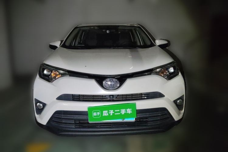 Used Toyota RAV4 2016 2.0L CVT Two-Wheel Drive Fashion Edition China V Standard
