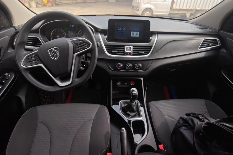 Used Baojun 730 2019 1.5L Manual Fashion Model 7-seater China VI
