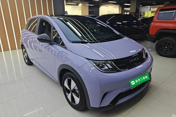 Used BYD Dolphin 2023 420 km Fashion Edition Front Right 45 Deg