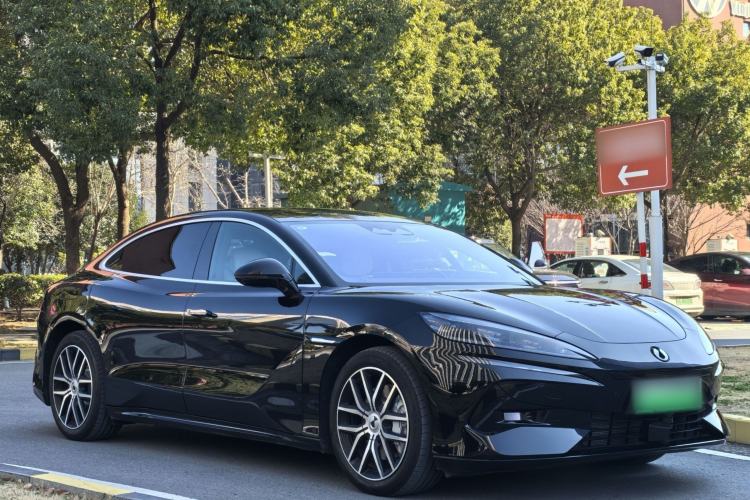 Used Denza Z9 2024 1100 km Four-Wheel Drive Max Version Exterior 3