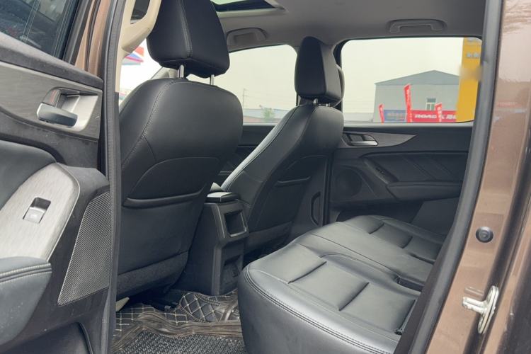 Used Great Wall Poer 2019 2.0T Commercial Version Manual Diesel Two-Wheel Drive Navigation Type Long Bed GW4D20M
