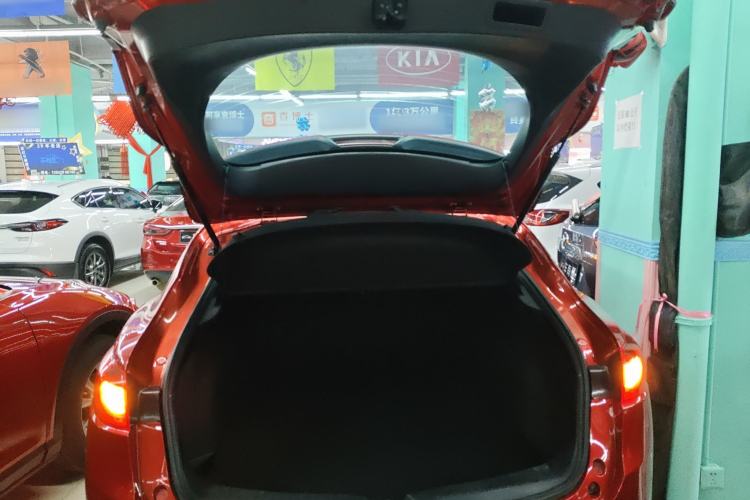 Used Mazda CX-4 2018 2.0L Automatic Two-Wheel Drive Blue Sky Premium Upgrade Version China V Standard Trunk