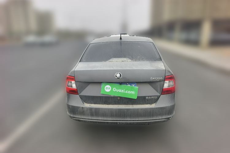 Used Skoda Rapid 2015 1.4L Manual Enjoyment Model
