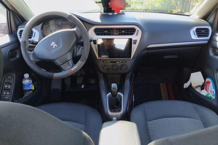 Used Peugeot 301 2014 1.6L Manual Comfort Edition Center Console