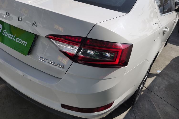 Used Skoda Octavia 2019 TSI230 DSG Smart & Comfort Edition China VI Standard
