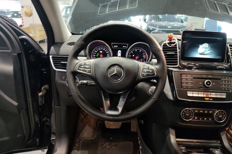 Used Mercedes-Benz GLE Coupe 2017 GLE 320 4MATIC Coupe SUV Steering Wheel