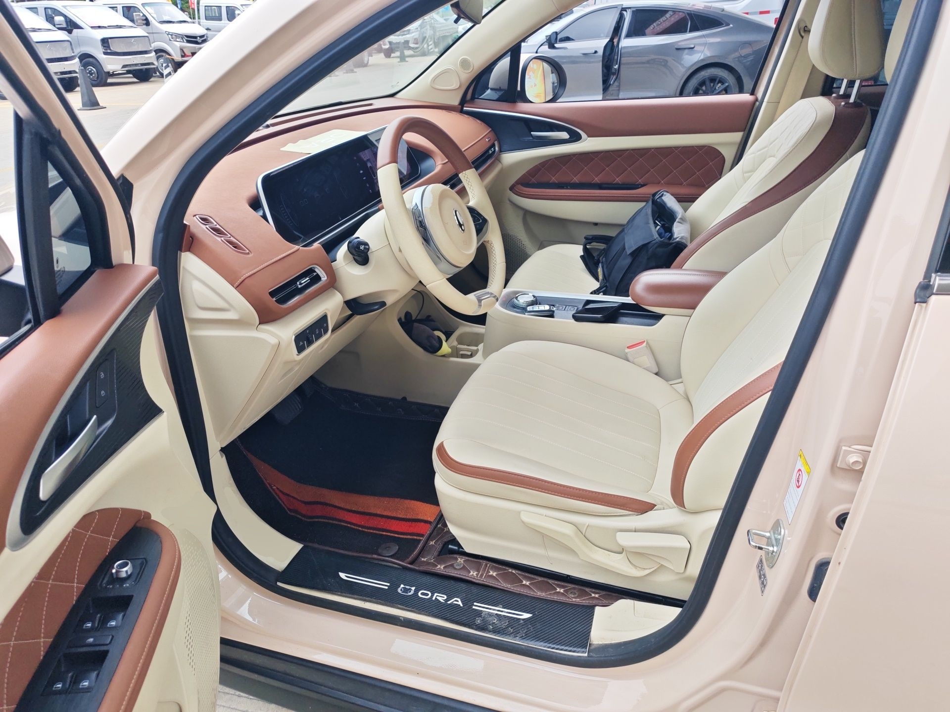 Переднее сиденье в автомобиле