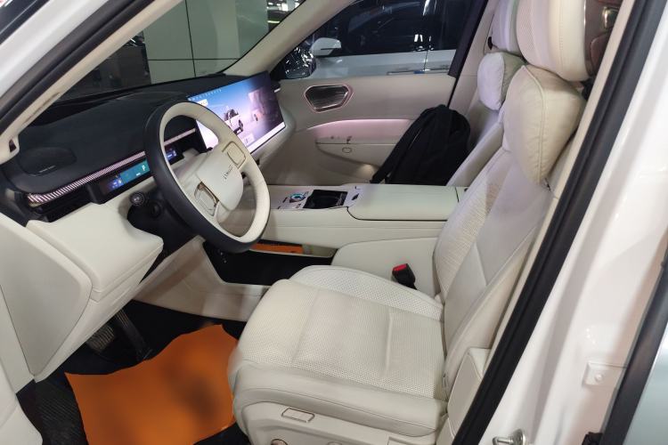 Used Lynk & Co 900 2025 1.5T Ultra
