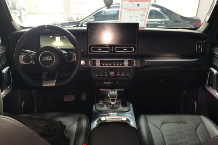 Used 212 T01 2024 2.0T Explorer