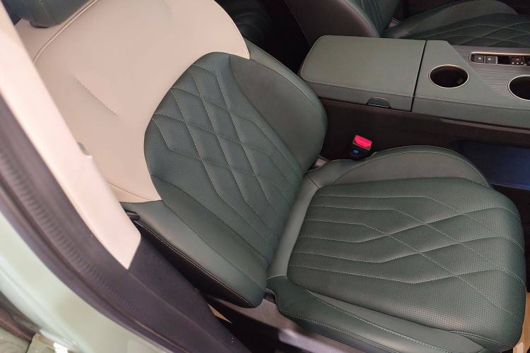 Used JETOUR Shanhai L9 2024 1.5TD 2DHT Pro 7-Seater
