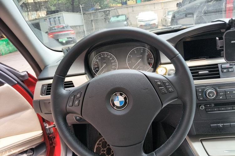 Used BMW 3 Series 2011 320i Luxury Edition Steering Wheel