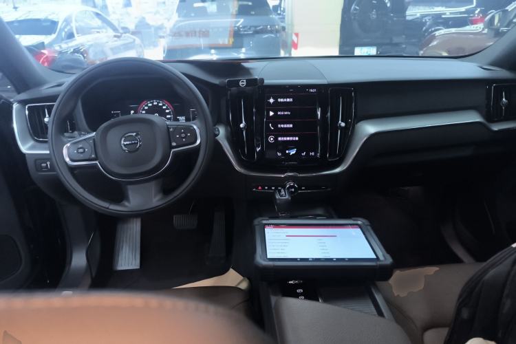 Used Volvo XC60 2021 T5 4x4 Smart Luxury Edition
