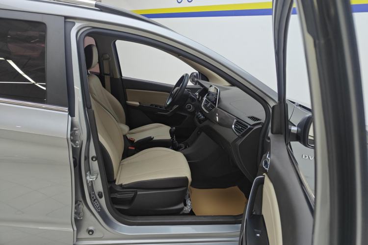 Used Baojun 310W 2017 1.5L Manual Fashion Model China V
