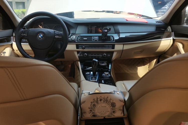 Used BMW 5 Series 2013 525Li Leading Model Center Console