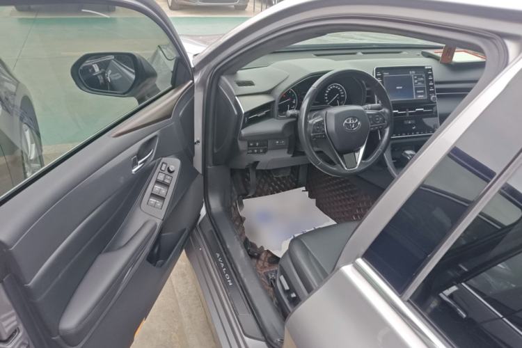 Used Toyota Avalon 2019 2.0L XLE Premium Edition China VI Driver Seat