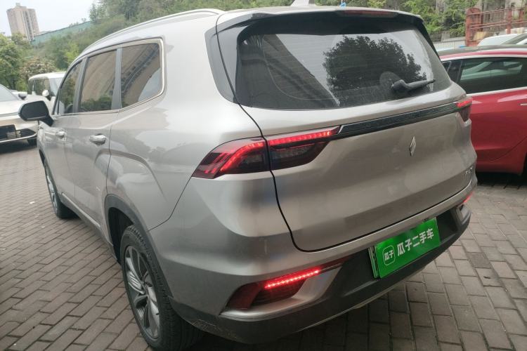 Used Livan 9 2023 470 km Leading Edition
