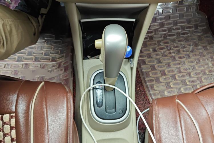 Used Nissan Sylphy 2016 Classic 1.6XE Automatic Comfort Edition Gear Lever